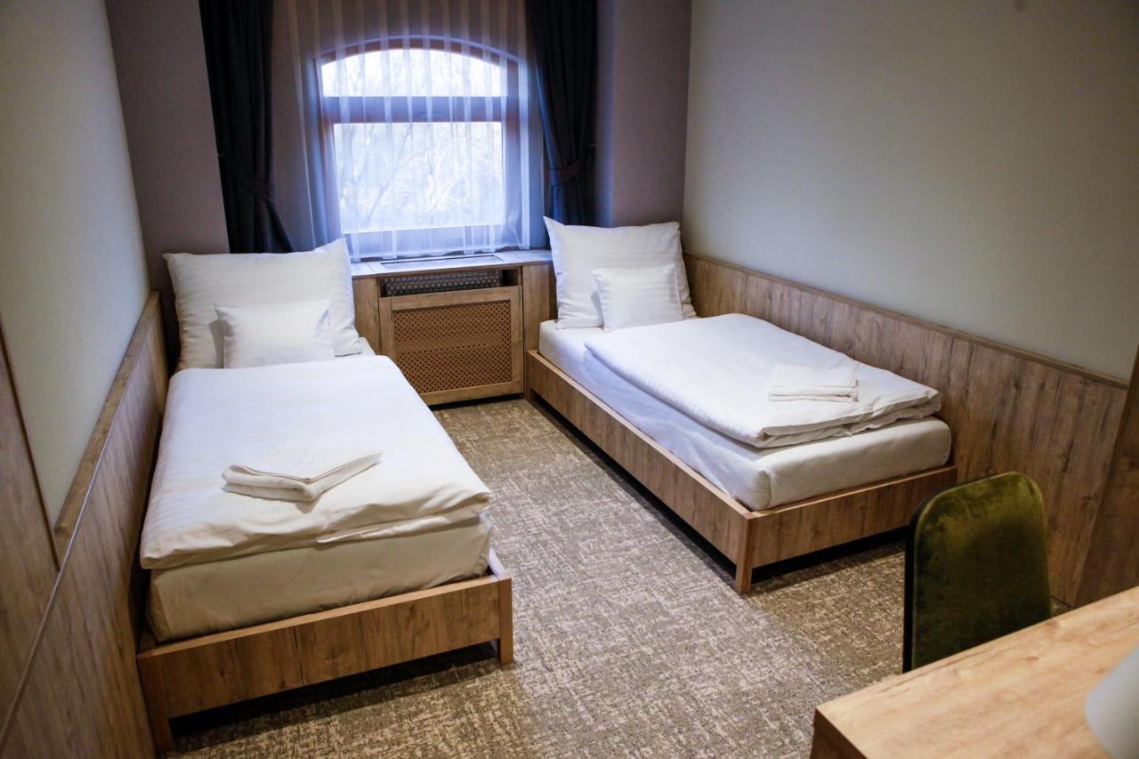 Hunor Hotel Es Etterem Vásárosnamény 外观 照片