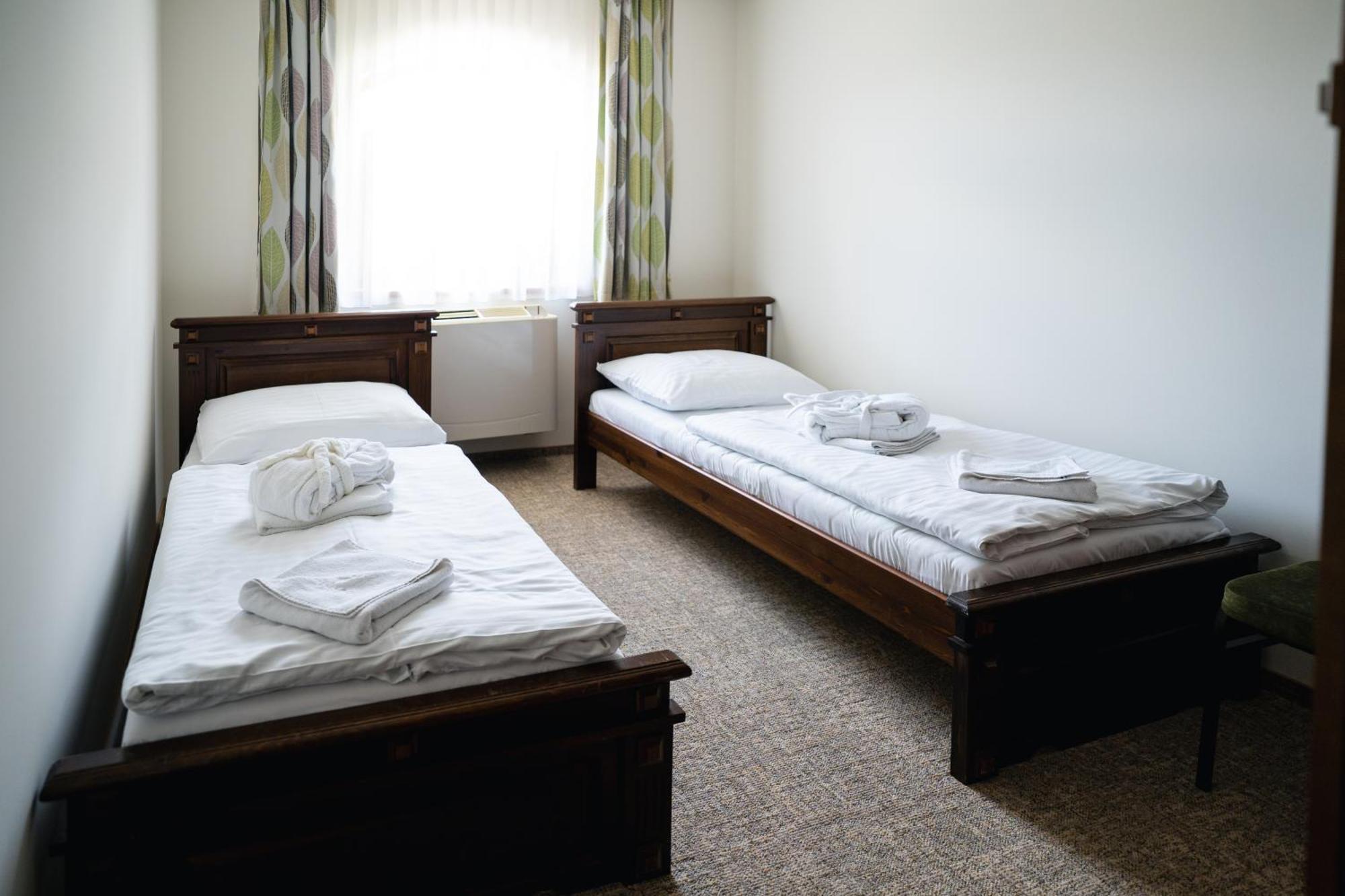 Hunor Hotel Es Etterem Vásárosnamény 客房 照片
